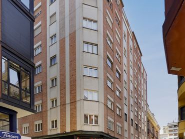 Piso con ascensor en venta en Gijón - CL SAN BERNARDO 66