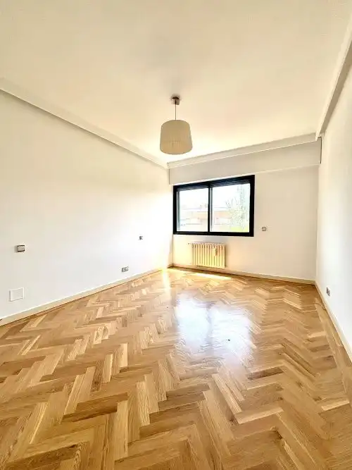 Bedroom of Flat for sale in Madrid  with Air Conditioner, Heating and Parquet flooring