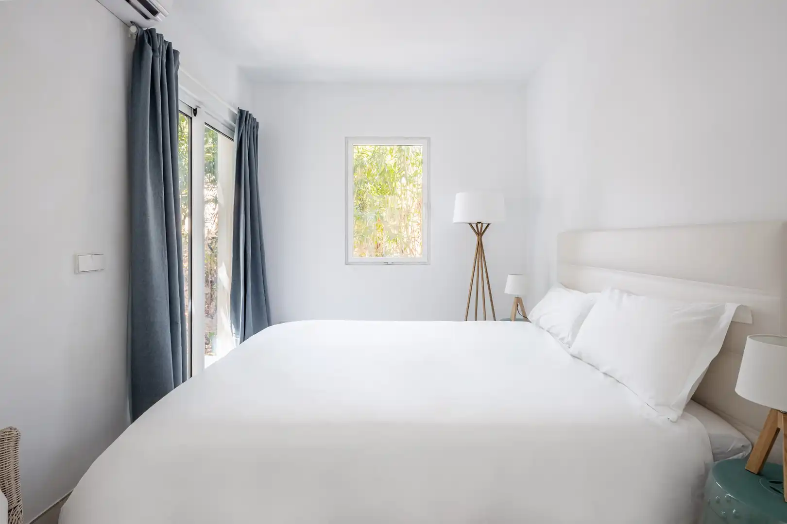 Dormitori de Casa o xalet de lloguer en Marbella amb Aire condicionat, Jardí privat i Terrassa