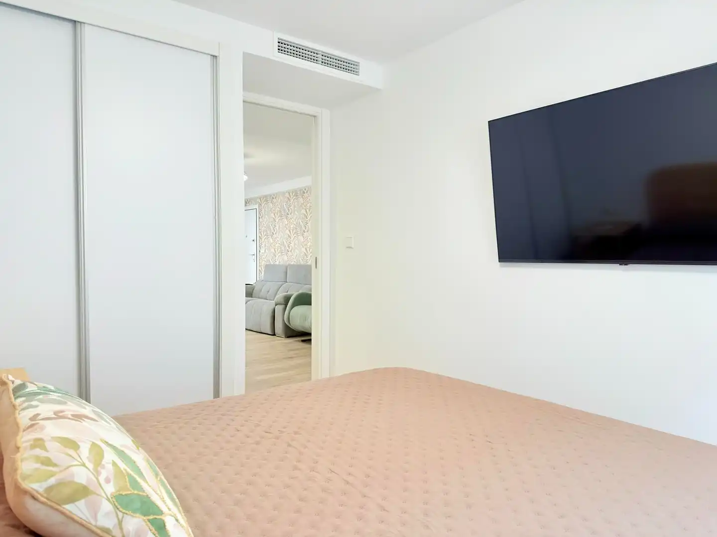 Schlafzimmer von Wohnungen zum Verkauf in La Manga del Mar Menor mit Klimaanlage, Heizung und Terrasse