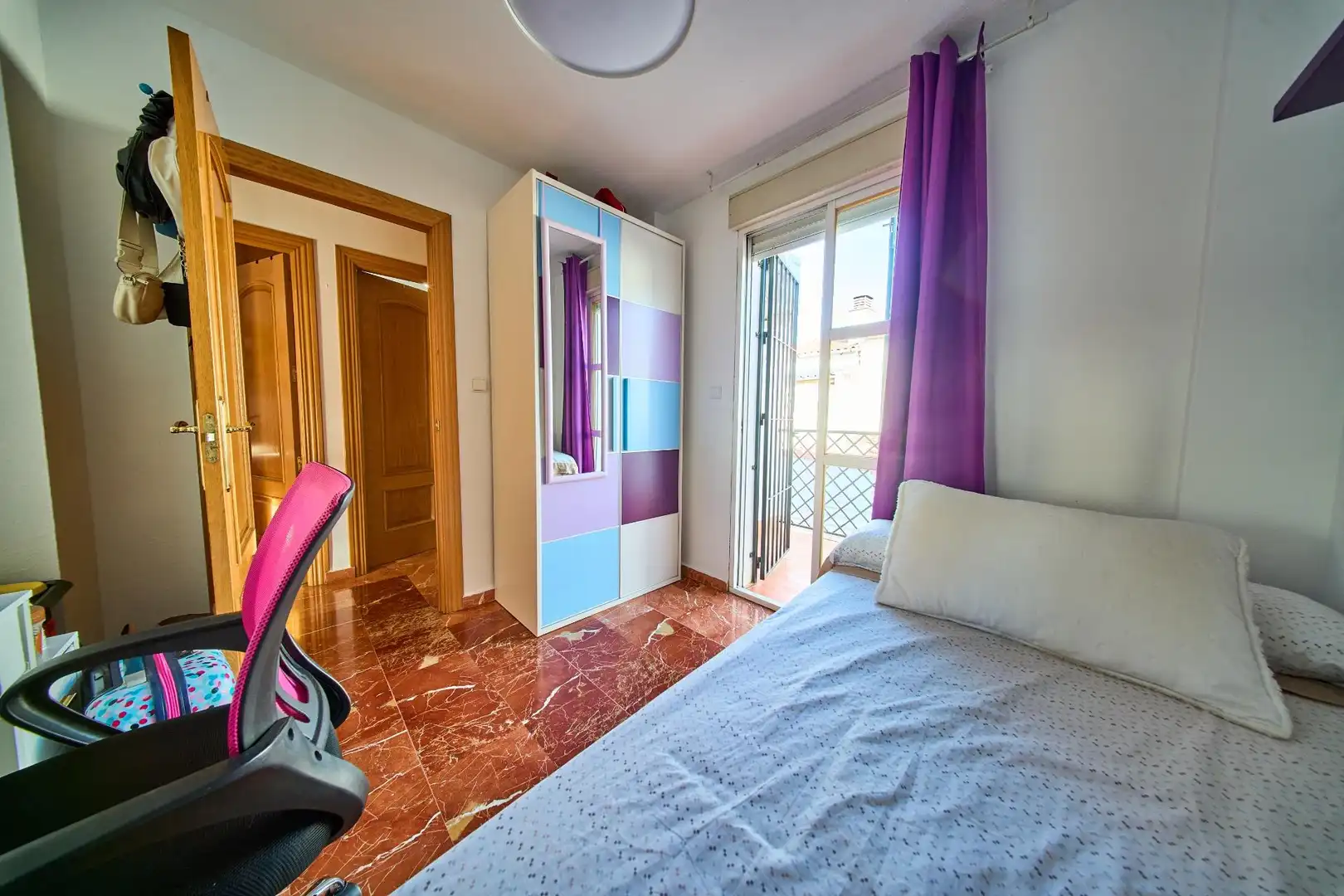 Schlafzimmer von Einfamilien-Reihenhaus zum Verkauf in Jun