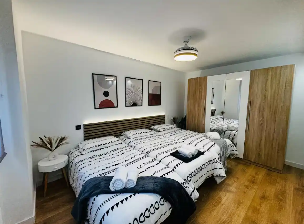 Bedroom of Apartments for rent in Zaragoza  with Air Conditioner, Heating and Parquet flooring