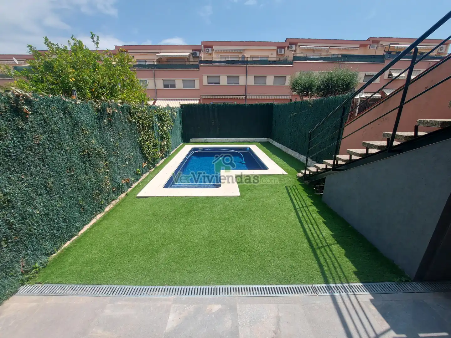 Piscina de Casa adosada en venta en Martorell con Aire acondicionado, Calefacción y Jardín privado