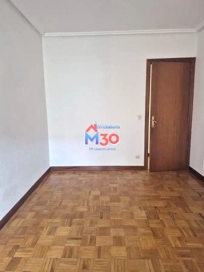 Bedroom of Flat for sale in Miranda de Ebro  with Heating, Parquet flooring and Terrace