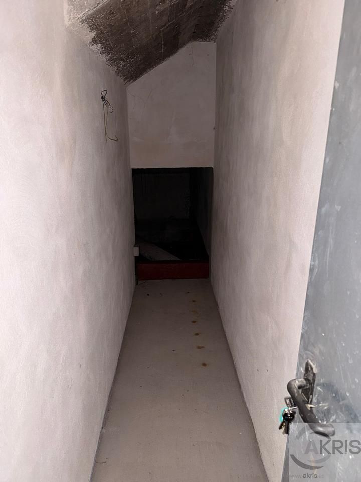 Box room for sale in Pulgar