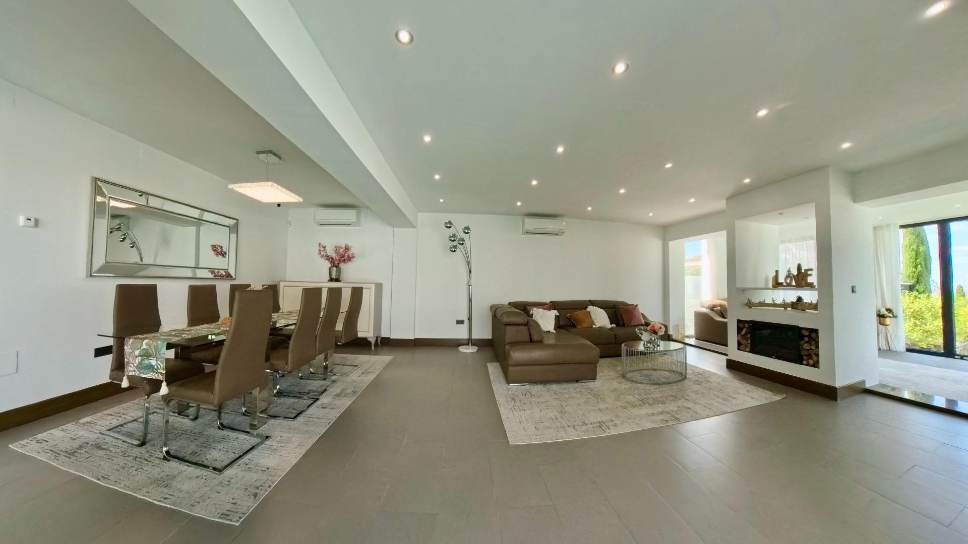 Single-family semi-detached to rent in Altos de la Zubia