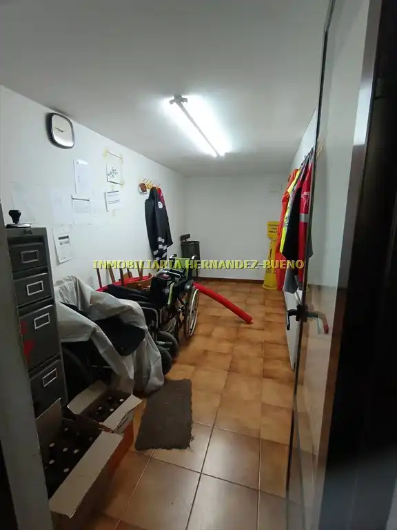 Büro zur Miete in Salamanca mit Klimaanlage, Heizung und Möbliert