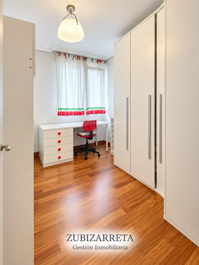 Bedroom of Duplexes for sale in Ermua, Bizkaia