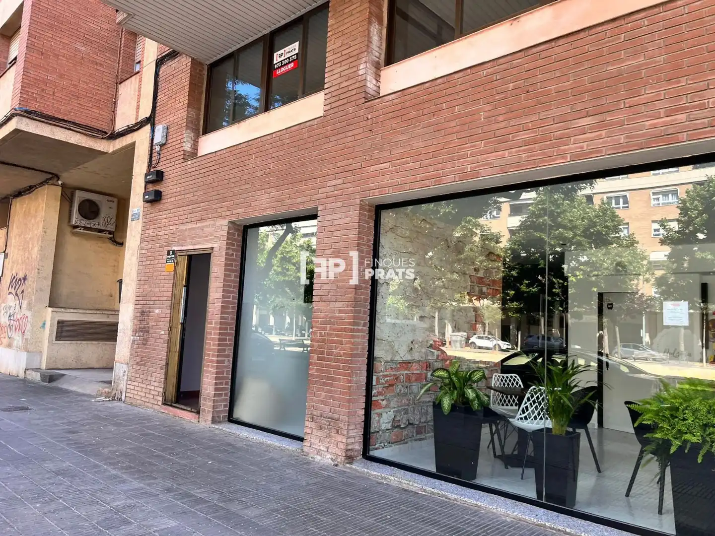 Vista exterior de Oficina de alquiler en Lleida