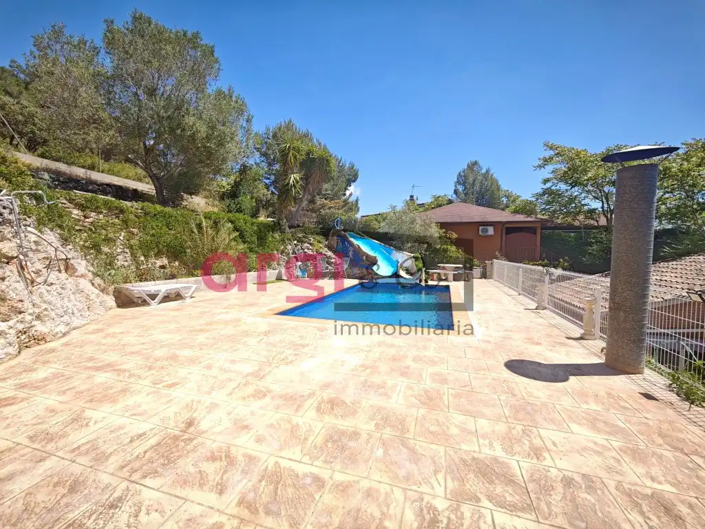 Piscina de Casa o chalet en venta en Begues