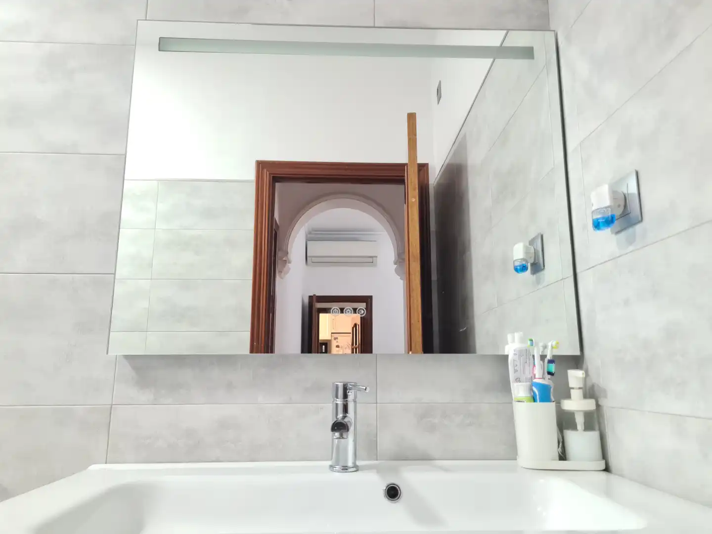 Bathroom of Detached homes for sale in Sevilla  with Air Conditioner, Terrace and Balcony