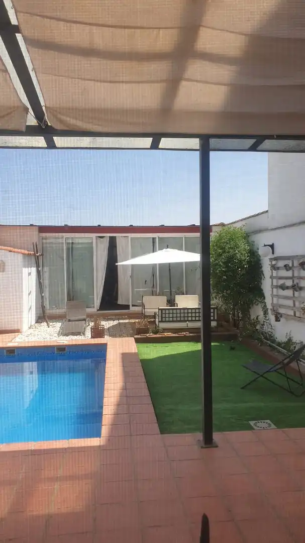 Haus mit Pool zum Verkauf in Parque de la Constitución 5a, imagen 2