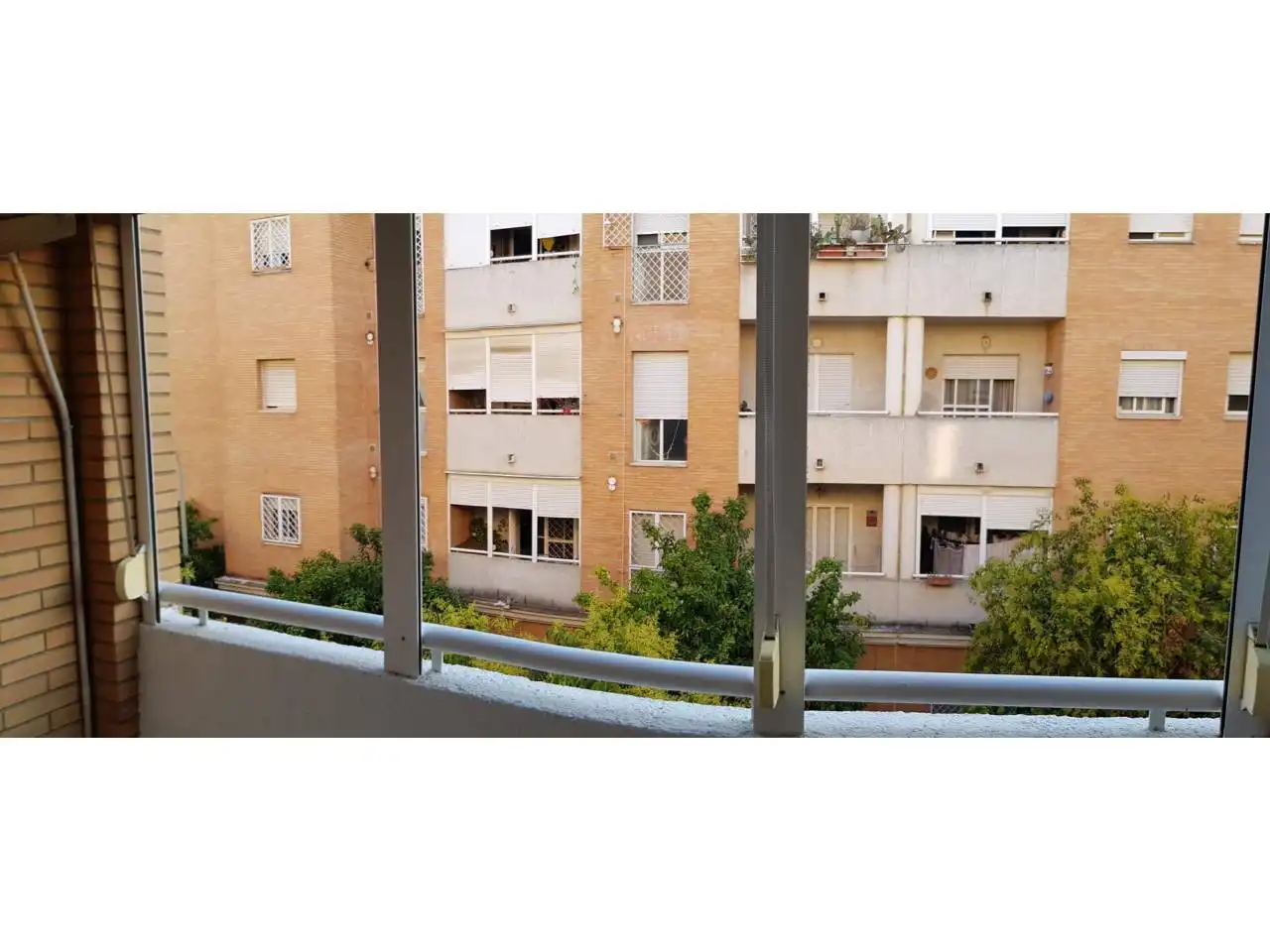 Vista exterior de Piso de alquiler en Sevilla con Aire acondicionado, Balcón y Piscina comunitaria