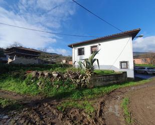 Vista exterior de Casa o xalet en venda en Salas amb Jardí privat, Terrassa i Traster