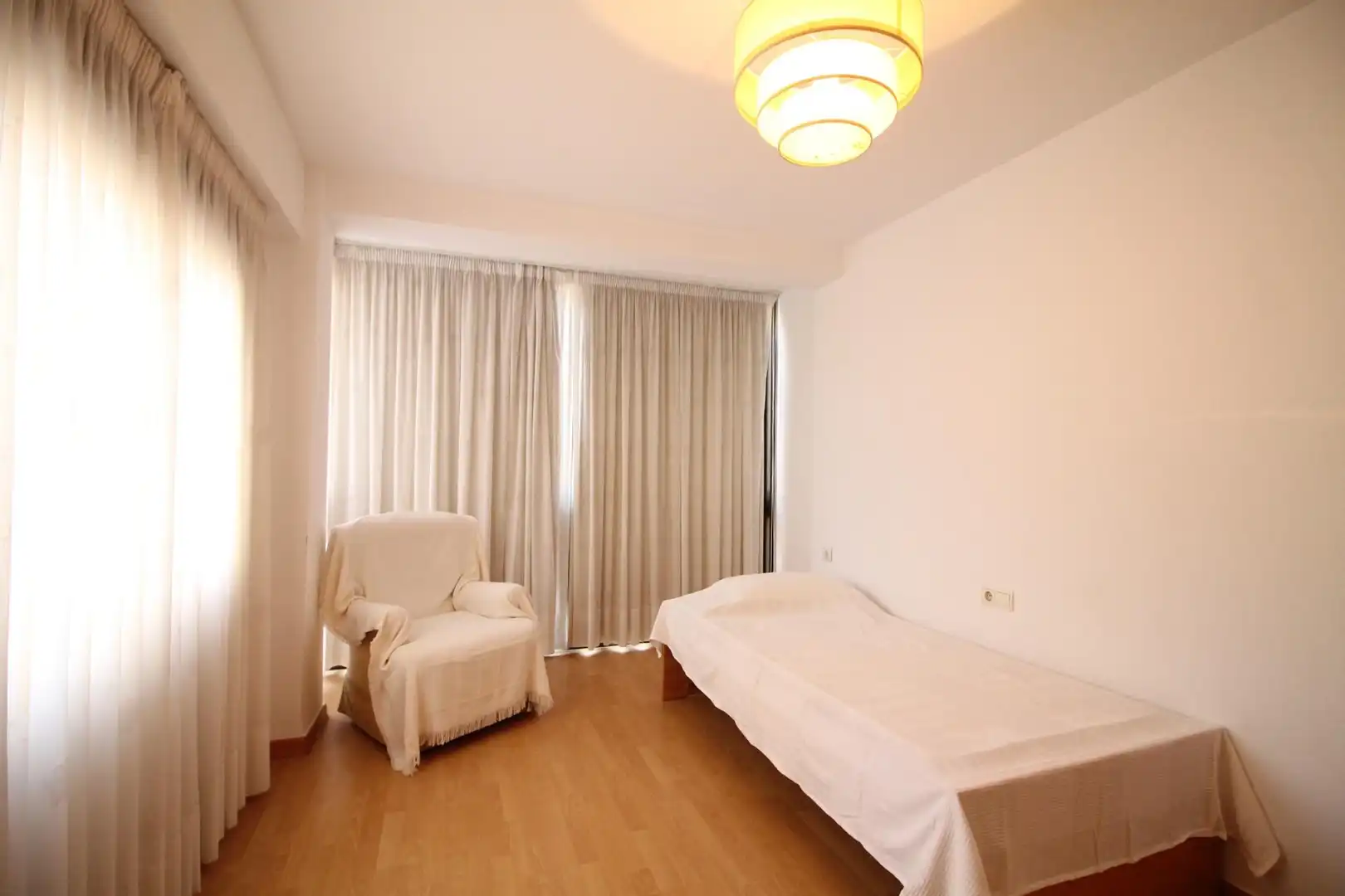 Habitación de Piso de alquiler en Alicante / Alacant con Terraza, Amueblado y Balcón