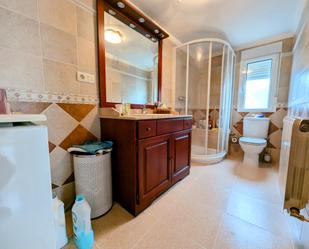 Bathroom of House or chalet for sale in Piña de Campos  with Heating, Furnished and Oven