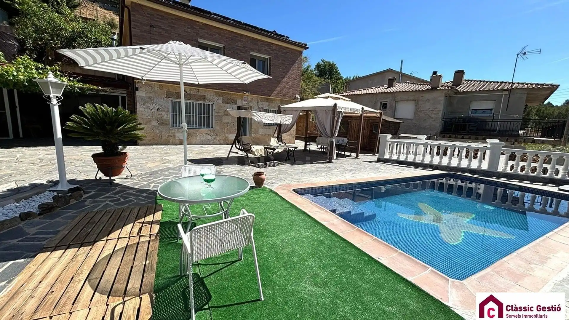 Piscina de Casa o chalet en venta en Terrassa con Calefacción y Trastero