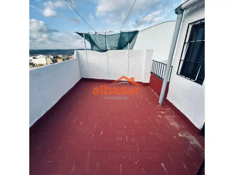 Vista exterior de Casa o xalet en venda en Fernán-Núñez amb Aire condicionat, Terrassa i Moblat