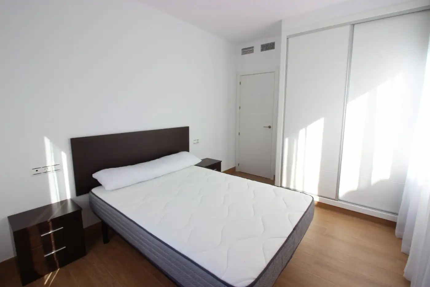 Habitación de Piso de alquiler en Ronda con Aire acondicionado, Amueblado y Balcón