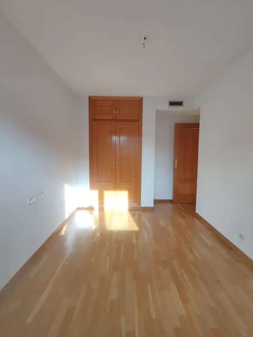 Habitación de Piso de alquiler en Murcia con Aire acondicionado, Calefacción y Parquet