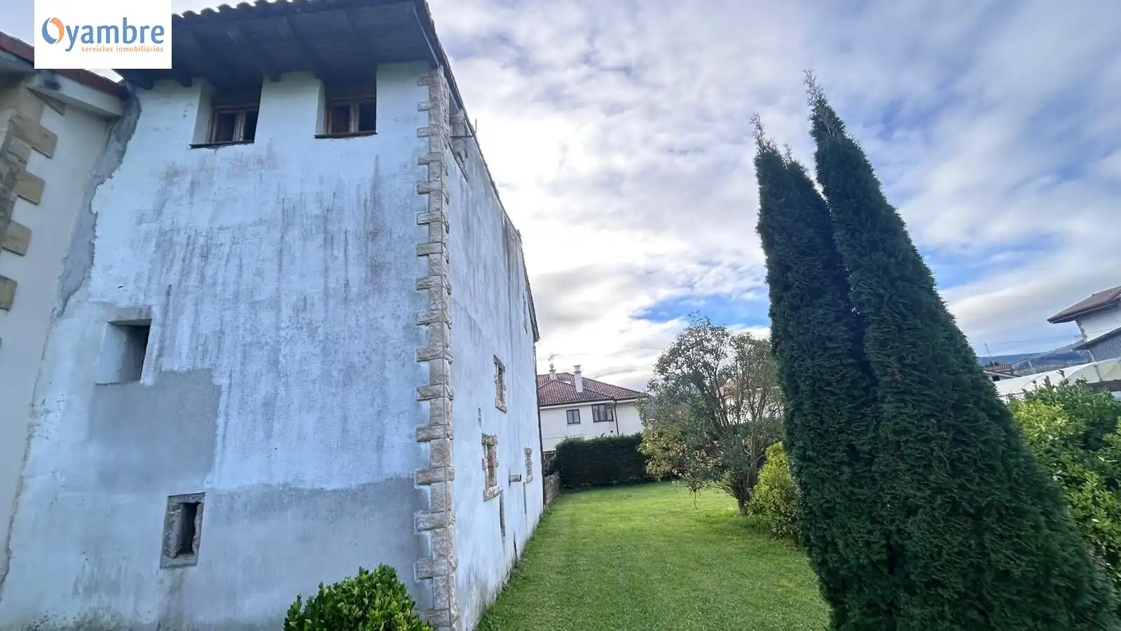 Vista exterior de Casa adosada en venda en Liendo amb Jardí privat i Terrassa