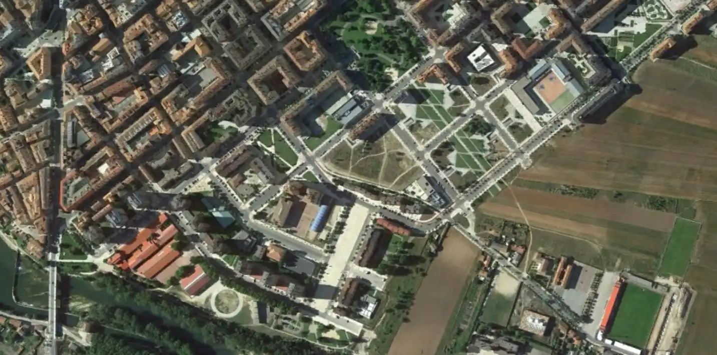 Terreny residencial en venda a Calle Ciudad De Vierzon, imagen 4