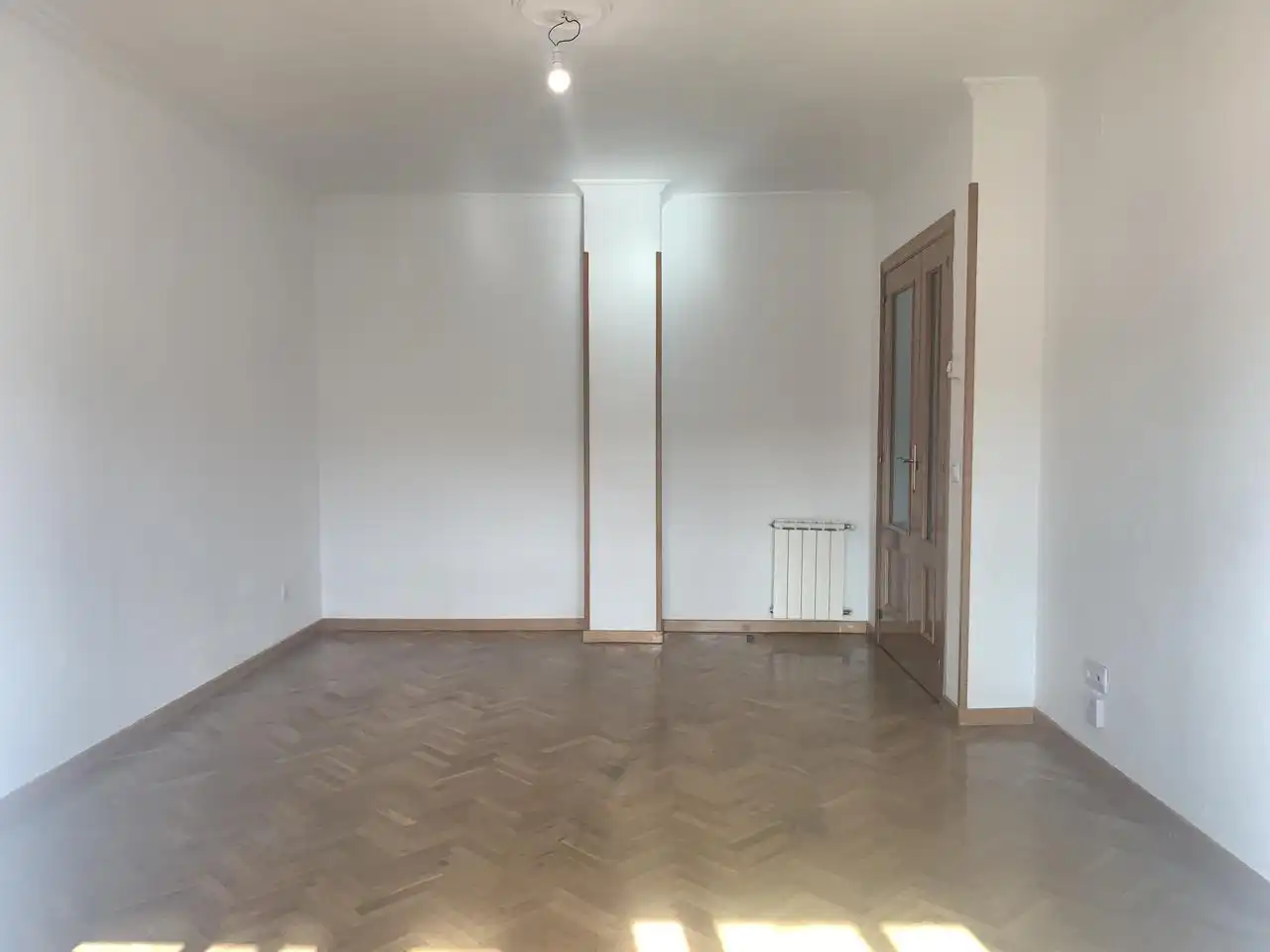 Sala de estar de Piso de alquiler en Manzanares El Real con Parquet, Terraza y Piscina comunitaria