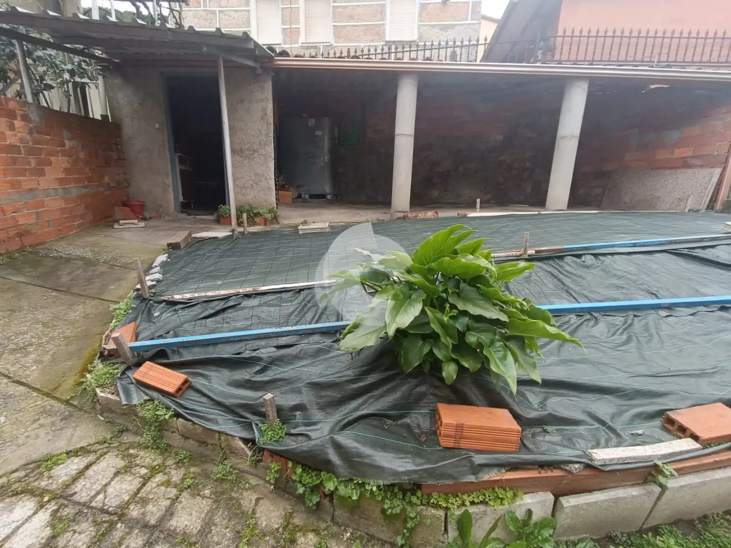 Casa adosada en venta en Ourense Capital  con Calefacción, Jardín privado y Trastero