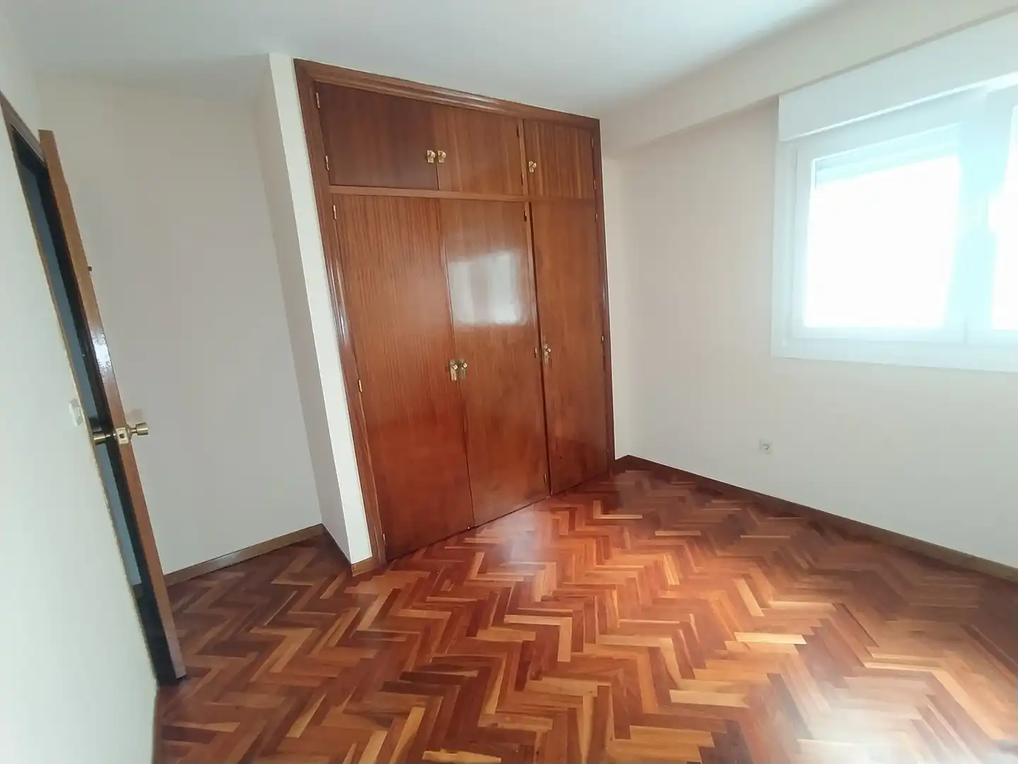 Habitación de Piso de alquiler en Vigo  con Calefacción, Parquet y Horno