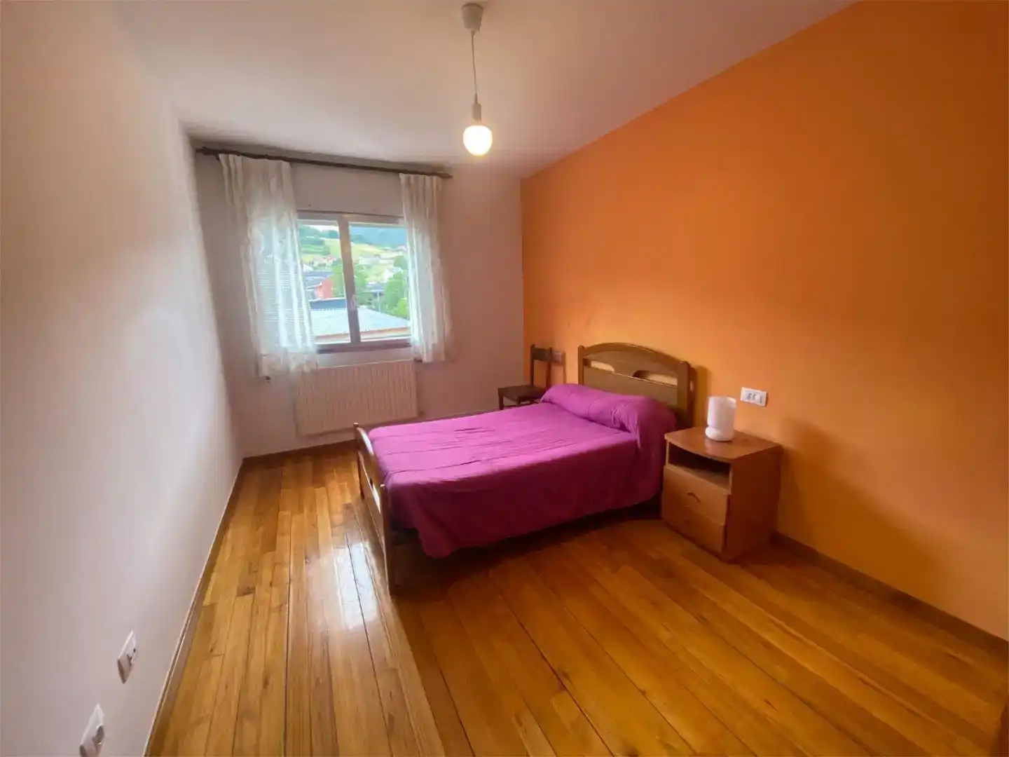 Schlafzimmer von Wohnung zur Miete in Mondoñedo mit Balkon