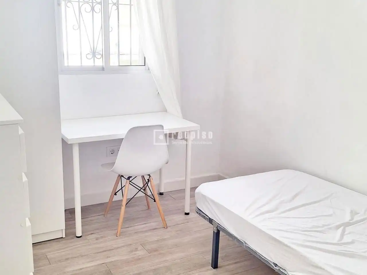 Habitación de Piso de alquiler en Sevilla con Aire acondicionado, Terraza y Amueblado