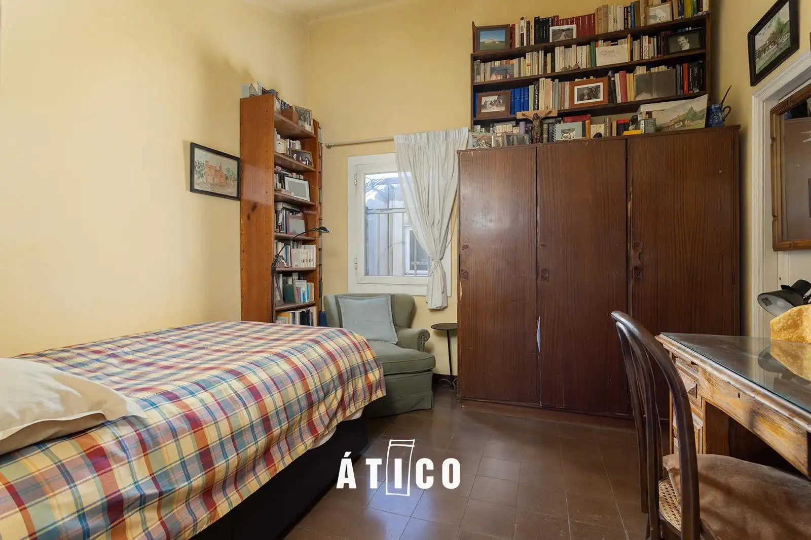Dormitori de Àtic en venda en Barcelona amb Parquet, Terrassa i Traster