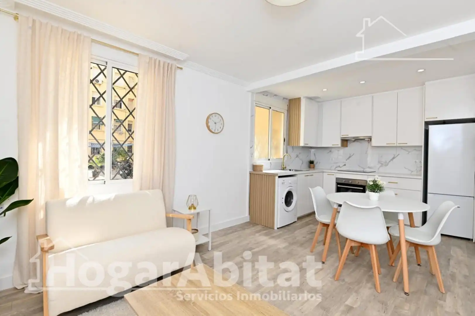 Habitación de Piso en venta en Valencia con Aire acondicionado, Calefacción y Amueblado