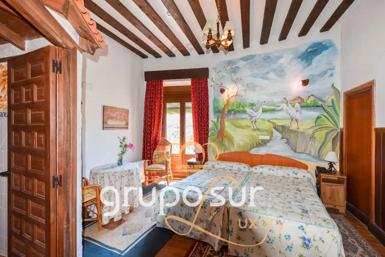 Country homes for sale in Olmedo  with Heating, Private garden and Parquet flooring