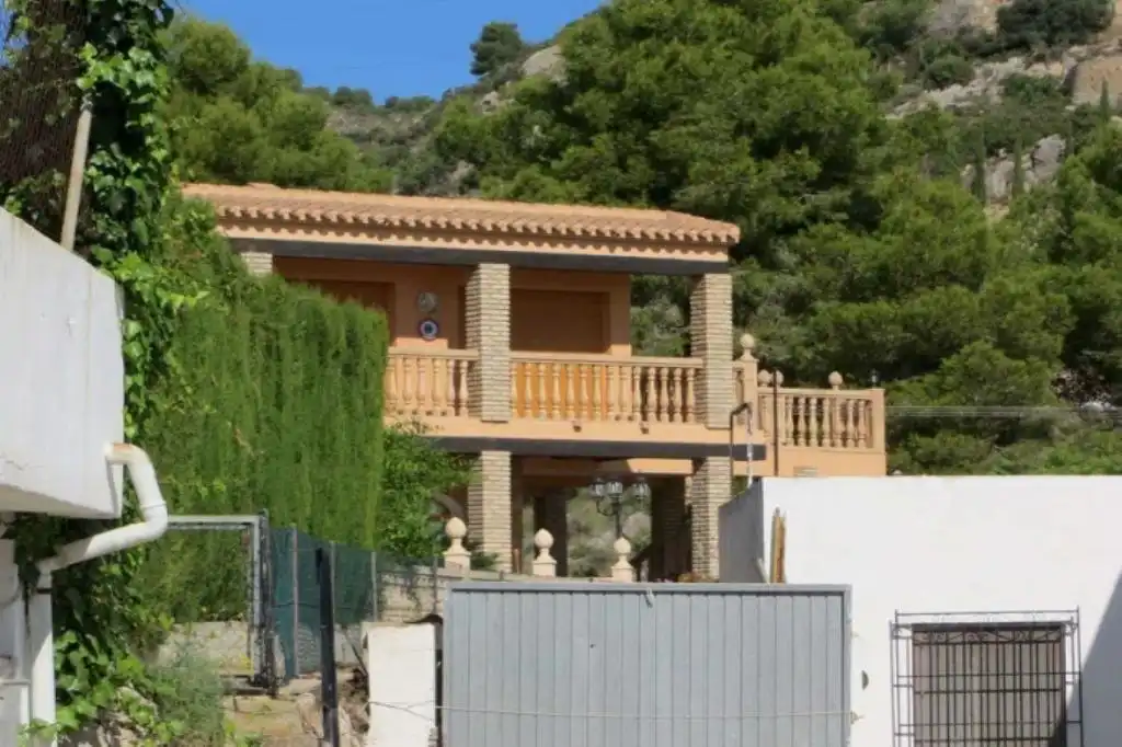 Detached house with terrace for sale in Puerto
