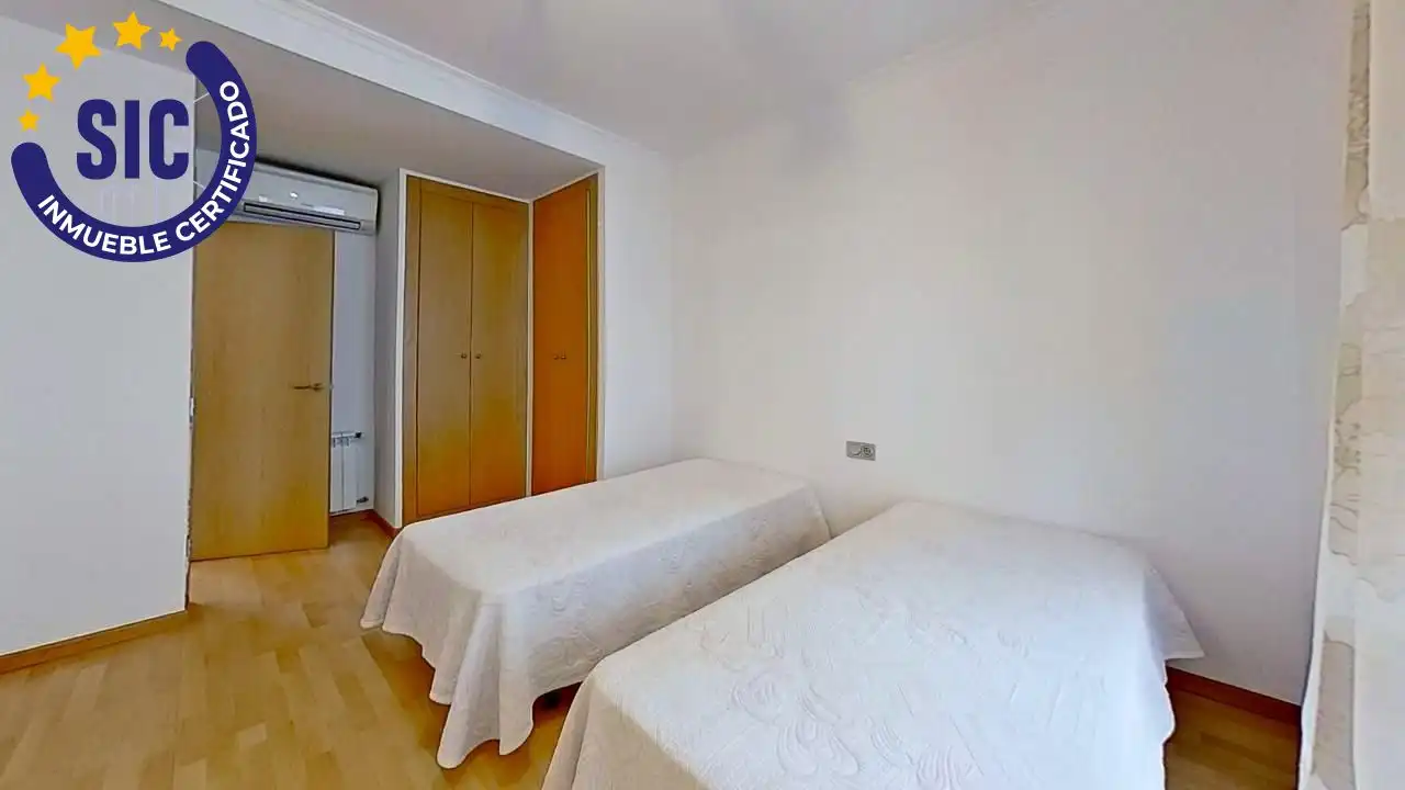 Schlafzimmer von Haus oder Chalet zur Miete in Chiva mit Heizung und Terrasse