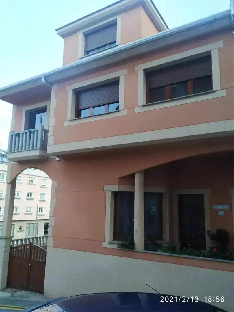 Vista exterior de Casa o chalet en venta en Burela con Parquet, Trastero y Amueblado