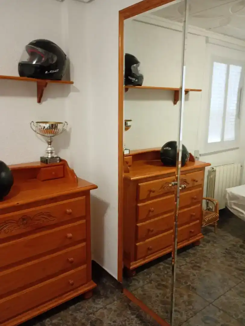 Bedroom of Flat for share in Chiva  with Air Conditioner, Storage room and Furnished