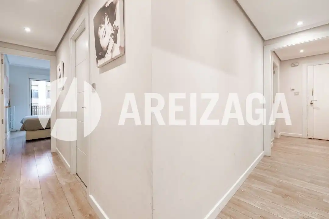 Piso en venta en Donostia - San Sebastián  con Calefacción, Terraza y Balcón