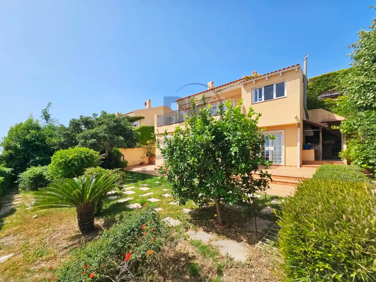Vista exterior de Casa o xalet en venda en Santa Pola amb Aire condicionat, Calefacció i Jardí privat