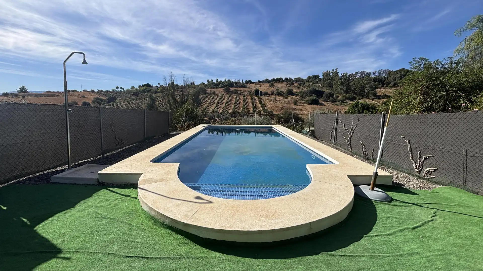 Casa rustica con piscina in vendita a Pizarra
