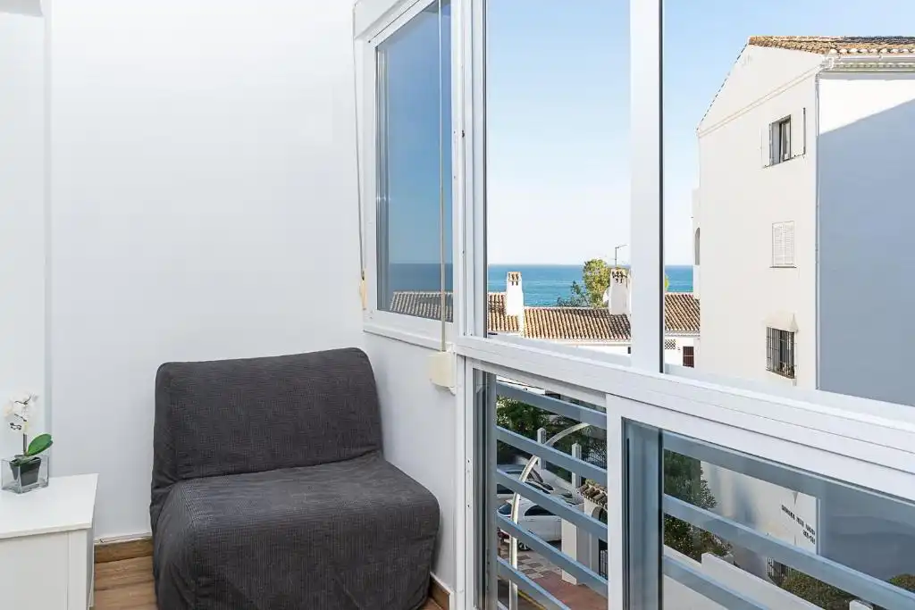 Terraza de Estudio en venta en Benalmádena con Aire acondicionado, Amueblado y Piscina comunitaria