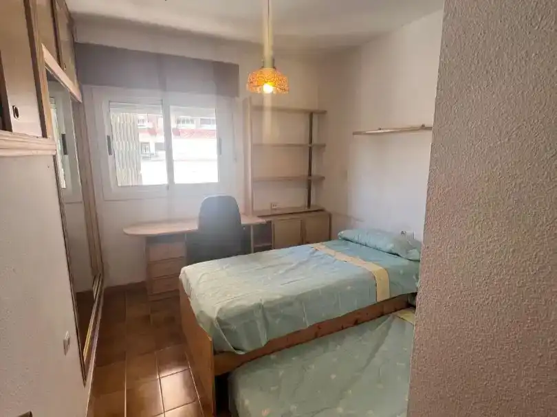 Schlafzimmer von Einfamilien-Reihenhaus zur Miete in Benidorm mit Klimaanlage, Privatgarten und Schwimmbad