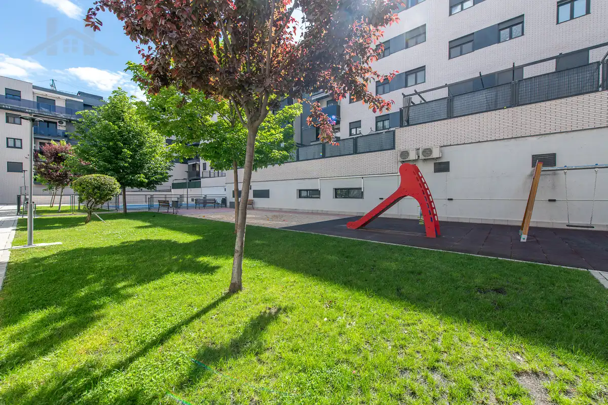 Außenansicht von Wohnung zum Verkauf in Arganda del Rey mit Klimaanlage, Heizung und Terrasse