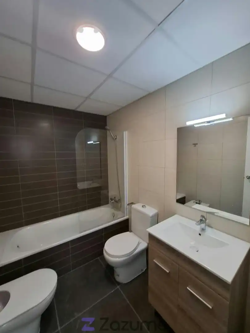 Bathroom of Flat for rent in Alginet  with Storage room, Furnished and Oven