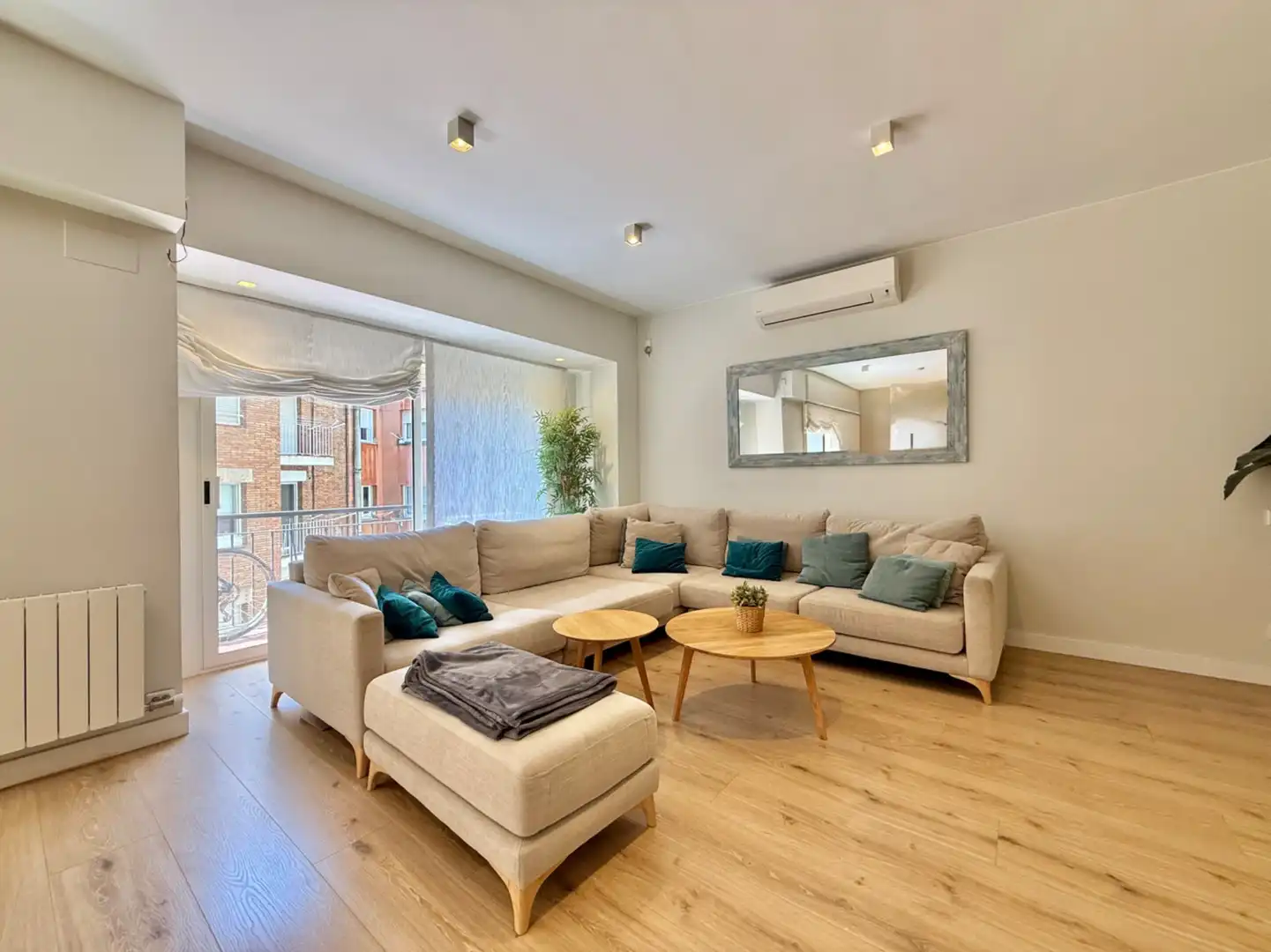 Sala de estar de Piso de alquiler en Barcelona con Aire acondicionado, Calefacción y Parquet