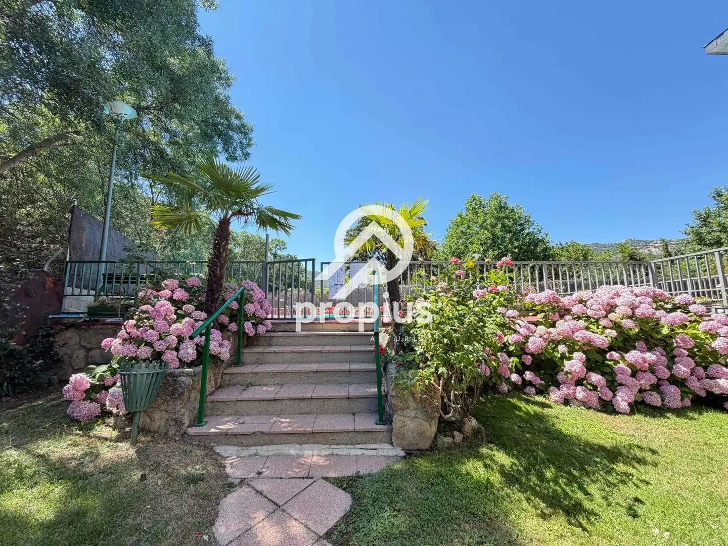 Jardín de Piso en venta en Hoyo de Manzanares con Calefacción, Parquet y Terraza