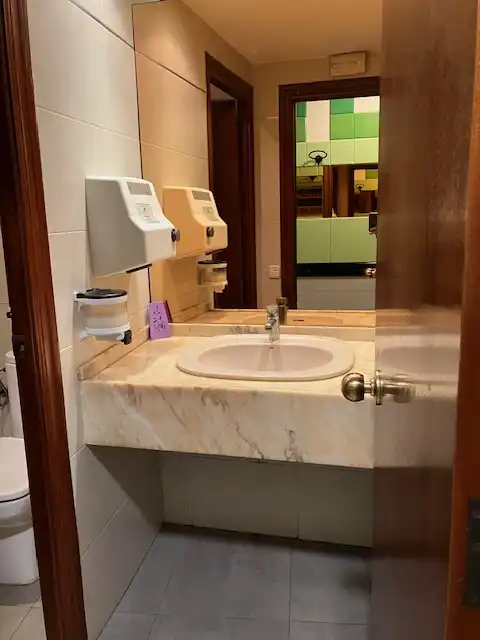 Baño de Local en traspaso en Fraga con Aire acondicionado, Calefacción y Amueblado