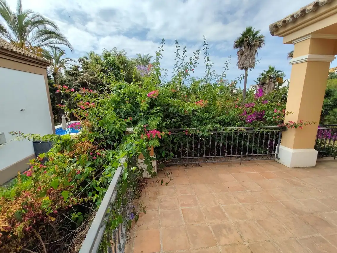 Jardí de Casa o xalet en venda en Estepona amb Jardí privat, Terrassa i Traster