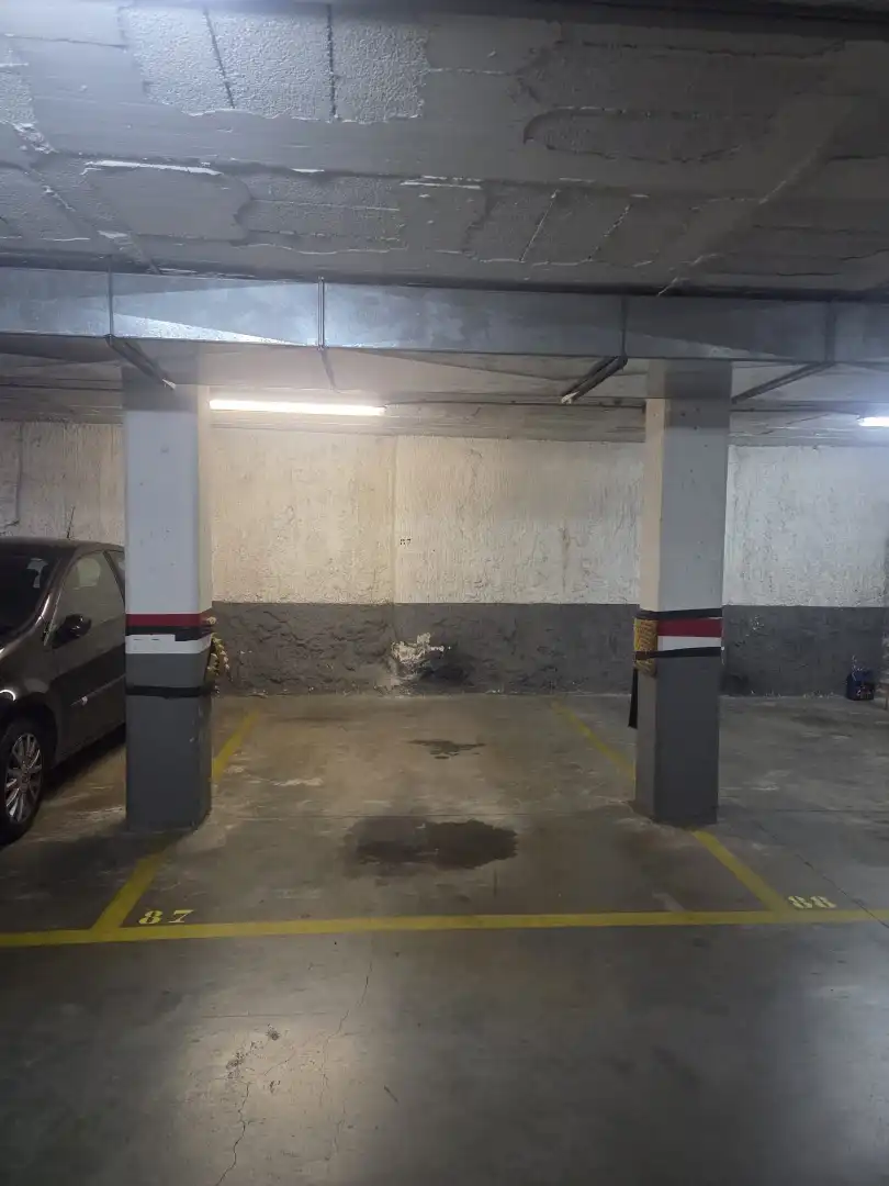 Parkplatz von Garage zur Miete in Santa Coloma de Gramenet